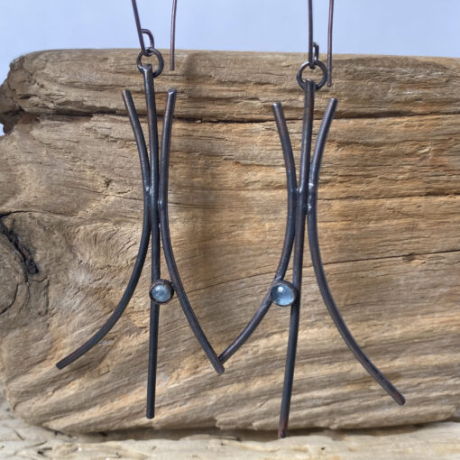 darkened copper wire aquamarine cabochon earring
